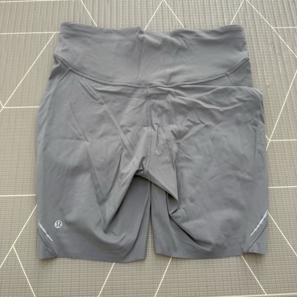 Lululemon‎ Base Pace High-Rise Reflective Short 8" Size 12 Gull Grey - Picture 2 of 8